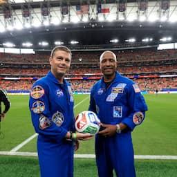 Live WK | NASA stuurt bal naar maan als VS het WK wint, Oranje vliegt vandaag