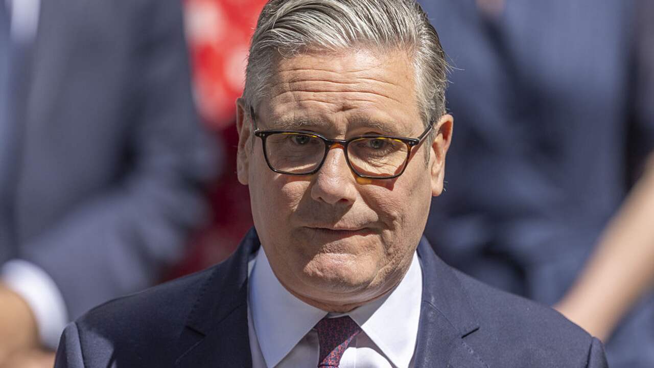 Foto bij Britse oud-premier Starmer stopt als parlementariër