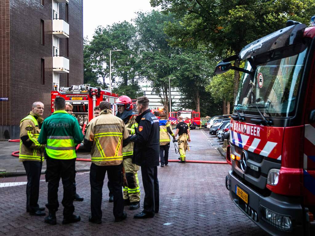 Amsterdamse flat beveiligd na vermoedelijke brandstichting om lhbtiq+-vlaggen