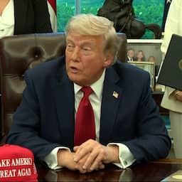 Video | Trump opent weer aanval op Zelensky nu vredesakkoord nog ver weg lijkt