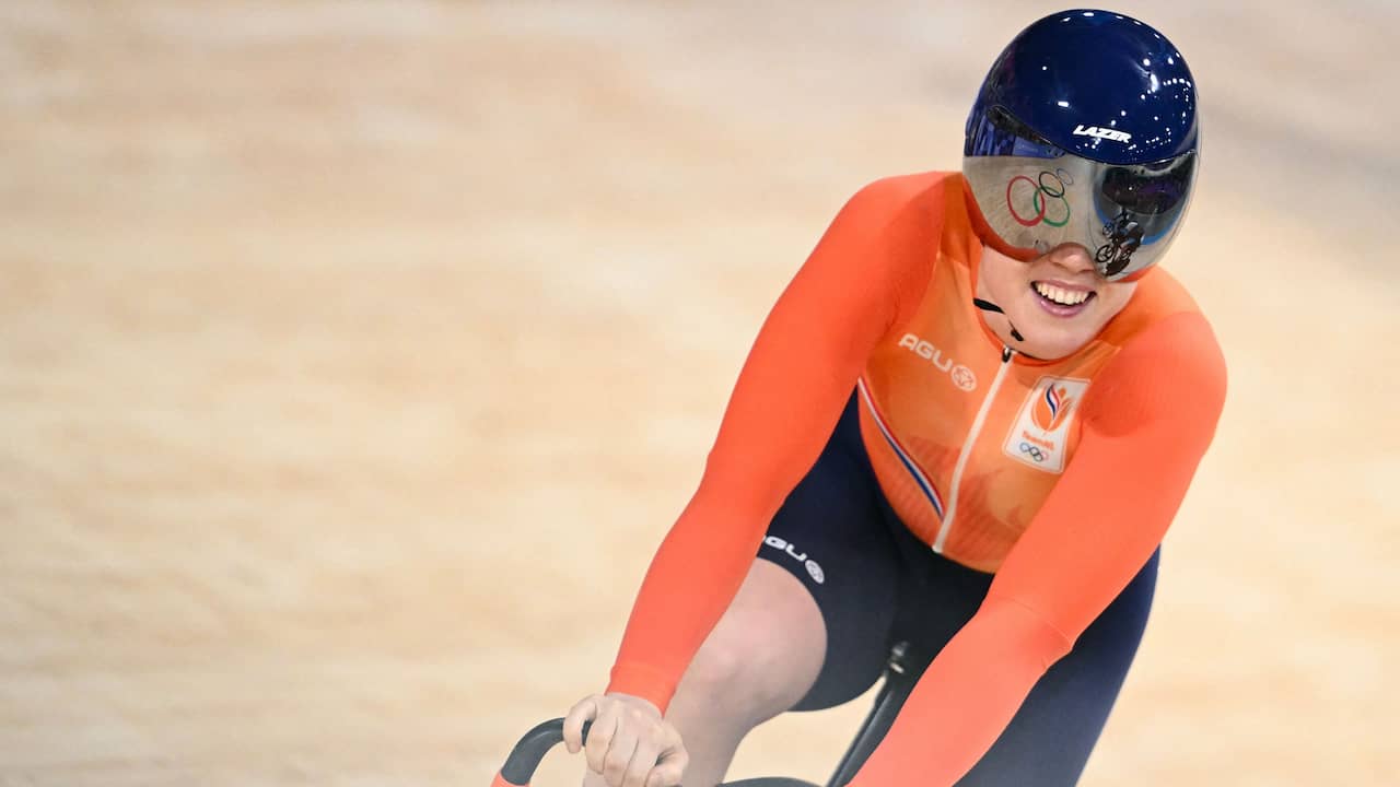 Video | Bekijk hier hoe Van de Wouw verrast met zilver op keirin