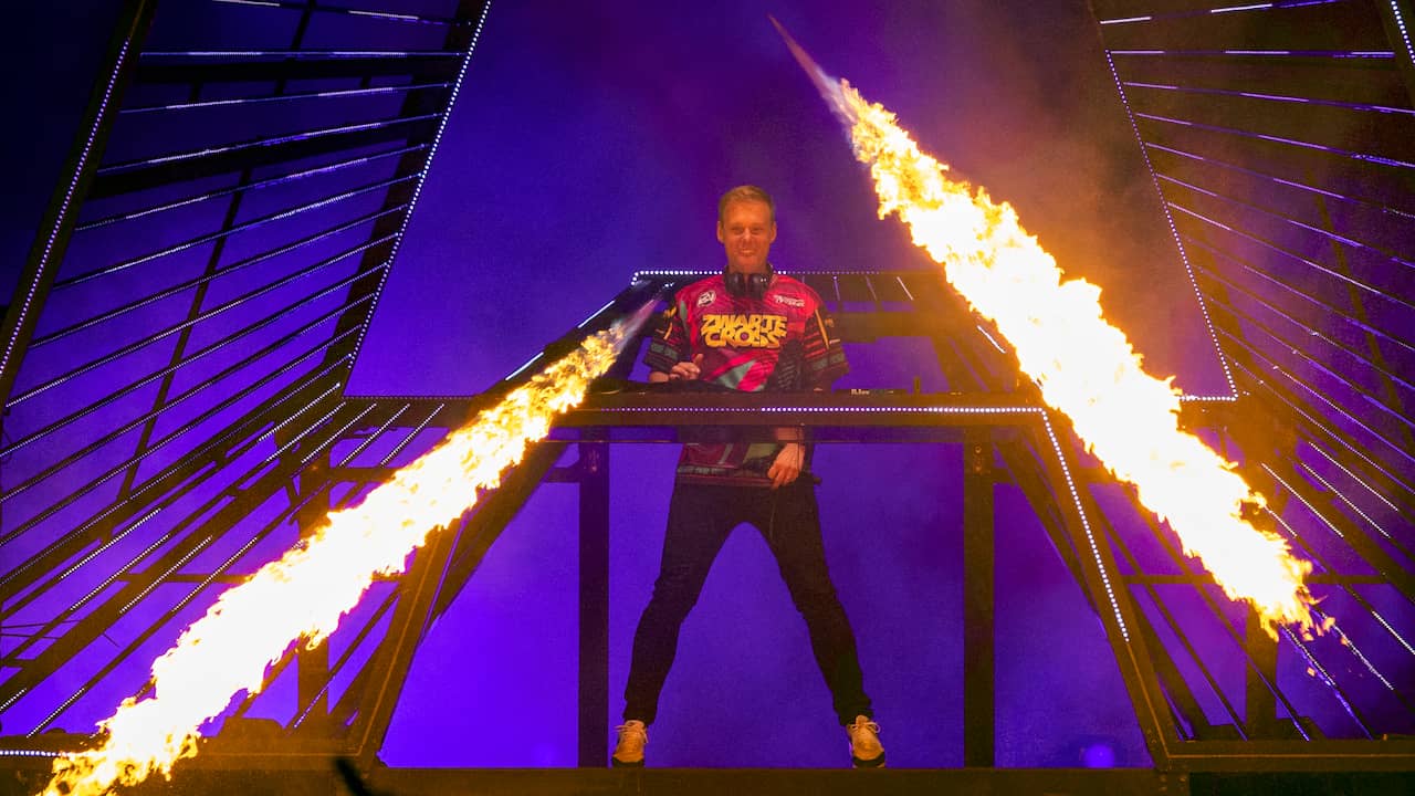 Armin van Buuren speelt vijf uur durende set tijdens A State of Trance