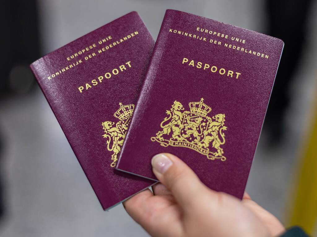 Ruim honderd incomplete paspoorten verstrekt: 'Ze hebben geen ribbels'