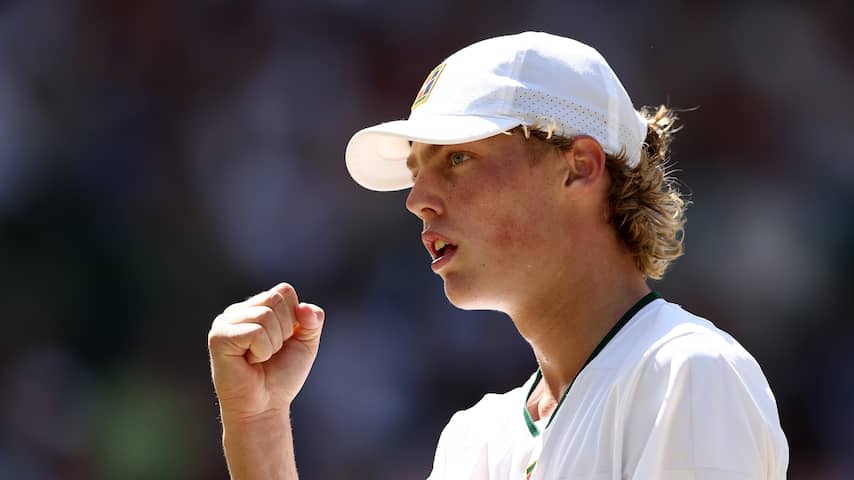 Zoon van Lleyton Hewitt (17) stunt tegen tophonderdspeler bij zijn ATP-debuut