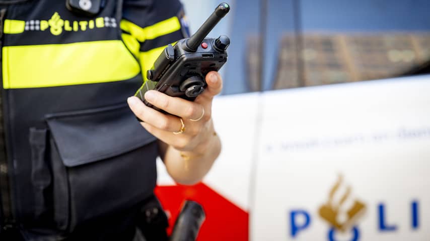 Auto botst op tankstation Hoorn: inzittende overleden en bestuurder aangehouden