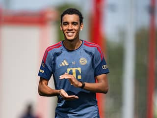Musiala dicht bij rentree voor Bayern na onwelwordingen: 'Gaat goed met hem'
