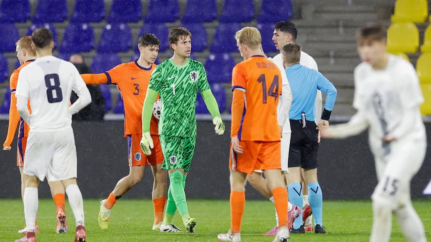 Goes vindt rood Jong Oranje keeper zijn schuld: #39 Communicatie moest