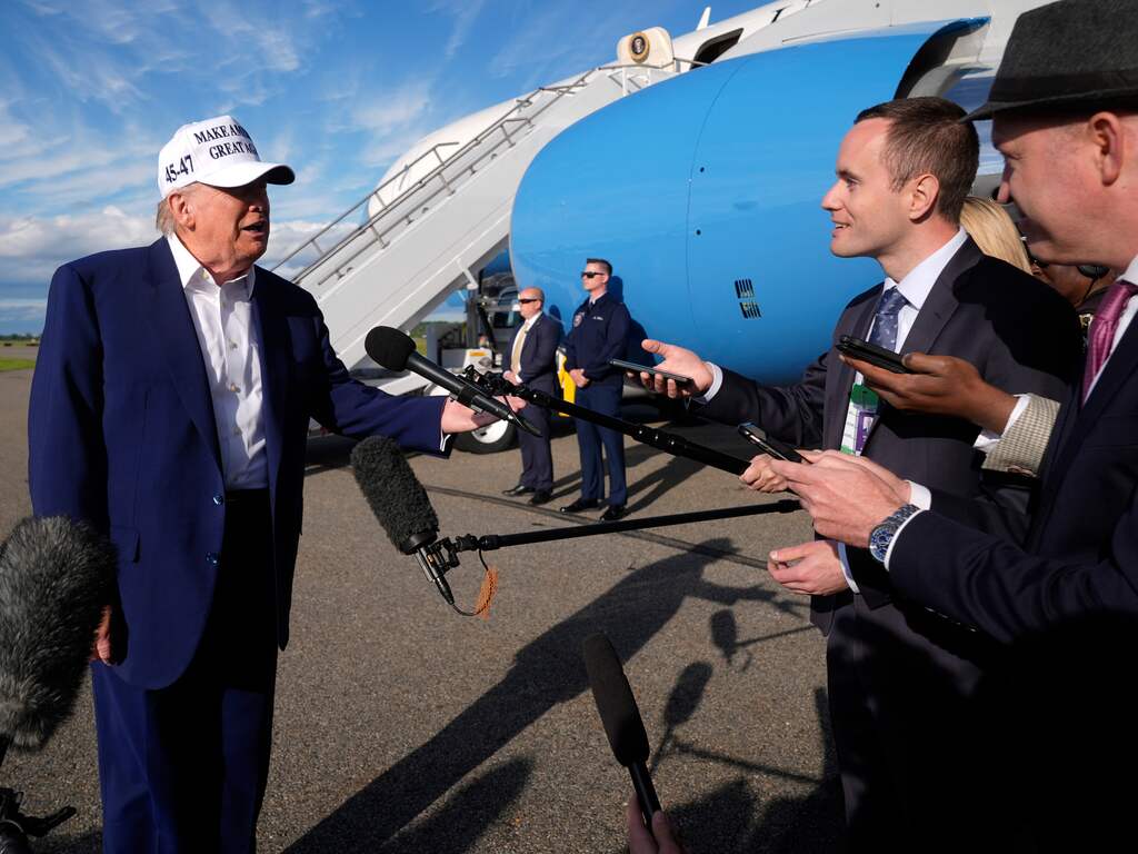 Trump haalt uit naar Poetin na Russische luchtaanvallen: 'Hij is gek geworden'