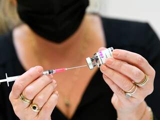 Trombose-experts vol onbegrip over prikpauze AstraZeneca