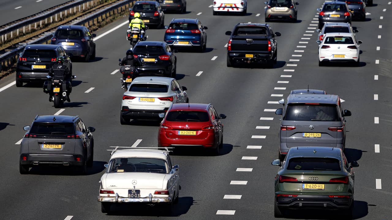 Motorrijder omgekomen bij ongeluk op A5, weg blijft hele ochtend dicht