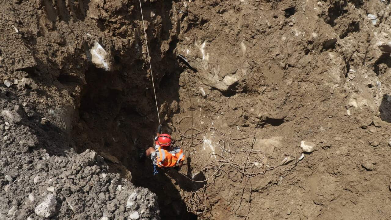 Foto bij Ruim 900 arbeiders vermist bij waterkrachtcentrales na overstromingen Nepal