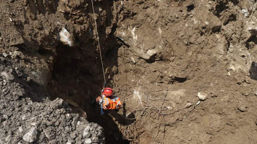 Foto bij Ruim 900 arbeiders vermist bij waterkrachtcentrales na overstromingen Nepal