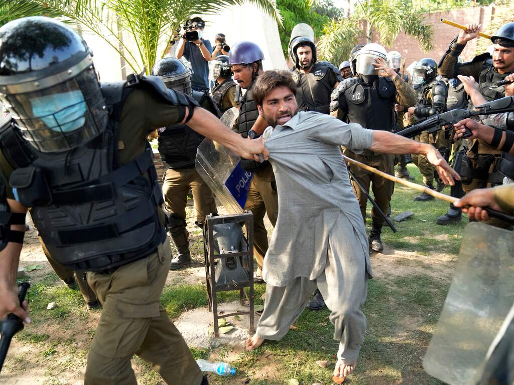 Dodelijke protesten Pakistan lijken nog maar het begin in turbulent verkiezingsjaar