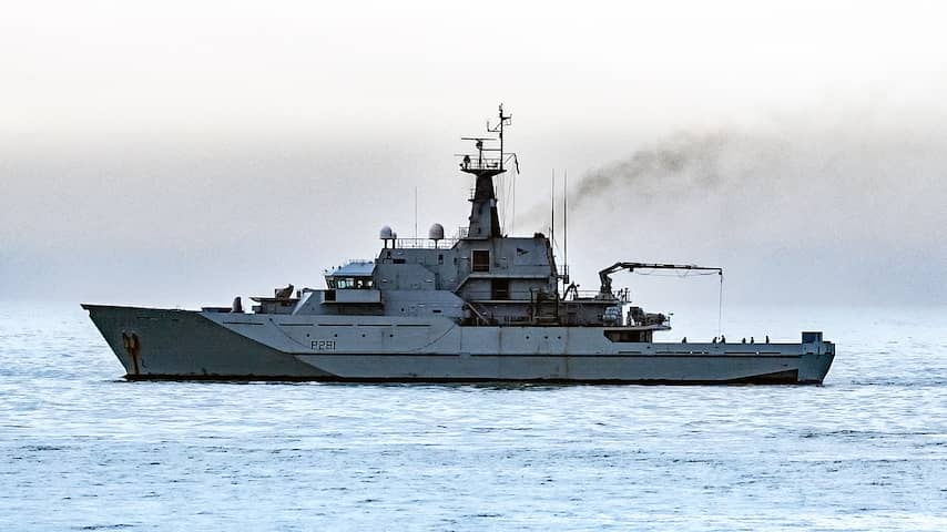 Russisch marineschip houdt schietoefening voor Britse kust