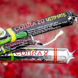 Live Oud en Nieuw | Honderden cobra's gevonden in Oss, brandweer bekogeld in Nijmegen