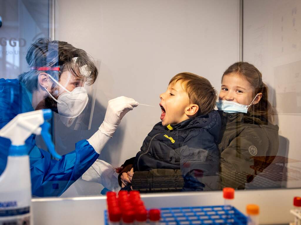 Omikron, OOOmikron of omiKRON: hoe spreek je dat in vredesnaam uit?