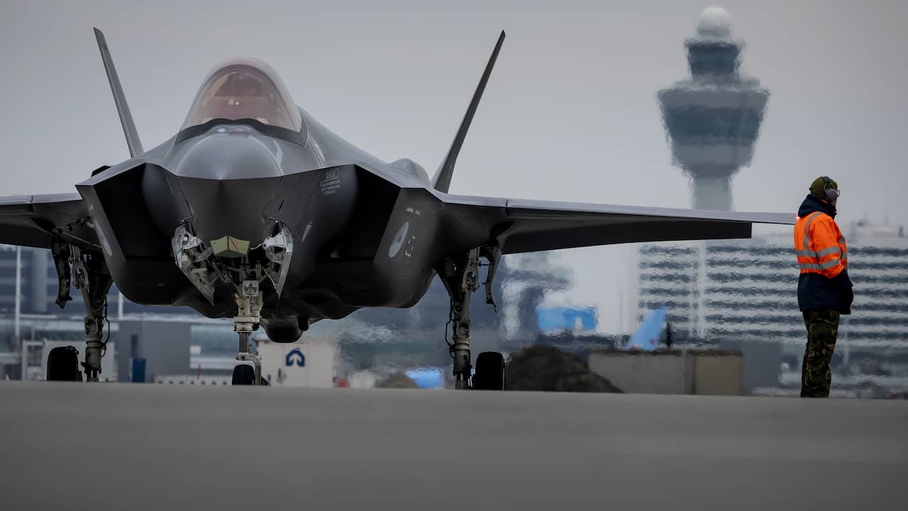 Start oefening met F-35's tussen toeristen op Schiphol zonder overlast verlopen