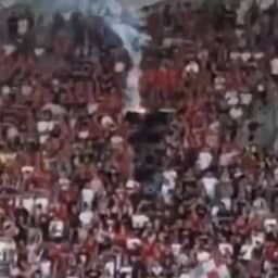 Televisiecamera stort neer op veld bij oefeninterland Hongar