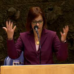Video | Staatssecretaris Palmen emotioneel tijdens debat over datakluis