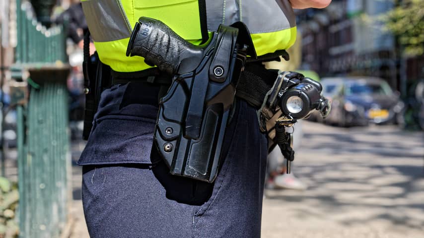 Politie lost schoten bij arrestatie in Apeldoorn, verdachte gewond naar ziekenhuis