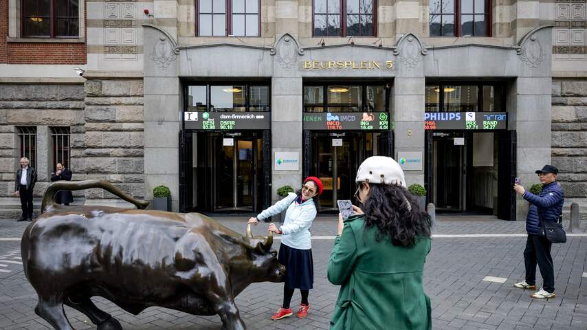 AEX noteert weer nieuw slotrecord dankzij chipfondsen en dalende olieprijs