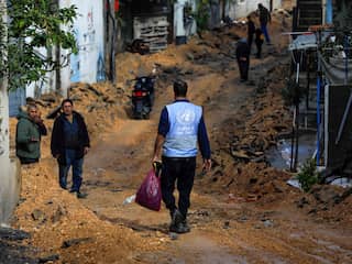Israël verbiedt VN-hulp in Gaza: 'Ruggengraat van hulpverlening valt weg'