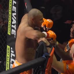 Ex-kickbokser Rigters en ex-judoka Meyer winnen binnen minuut bij MMA-debuut