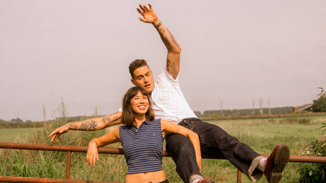 Douwe Bob zingt met MEAU voor het eerst Nederlandstalig: 'Heel spannend'
