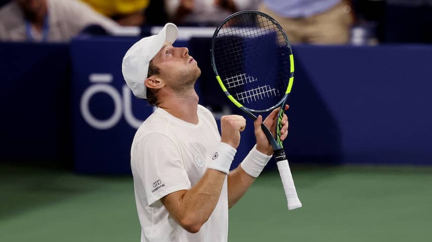 Van de Zandschulp voltooit fraaie comeback en bereikt kwartfinale US Open