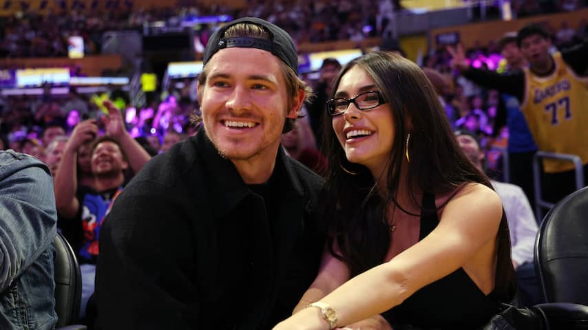Zangeres Madison Beer en Americanfootballspeler Justin Herbert zijn verloofd