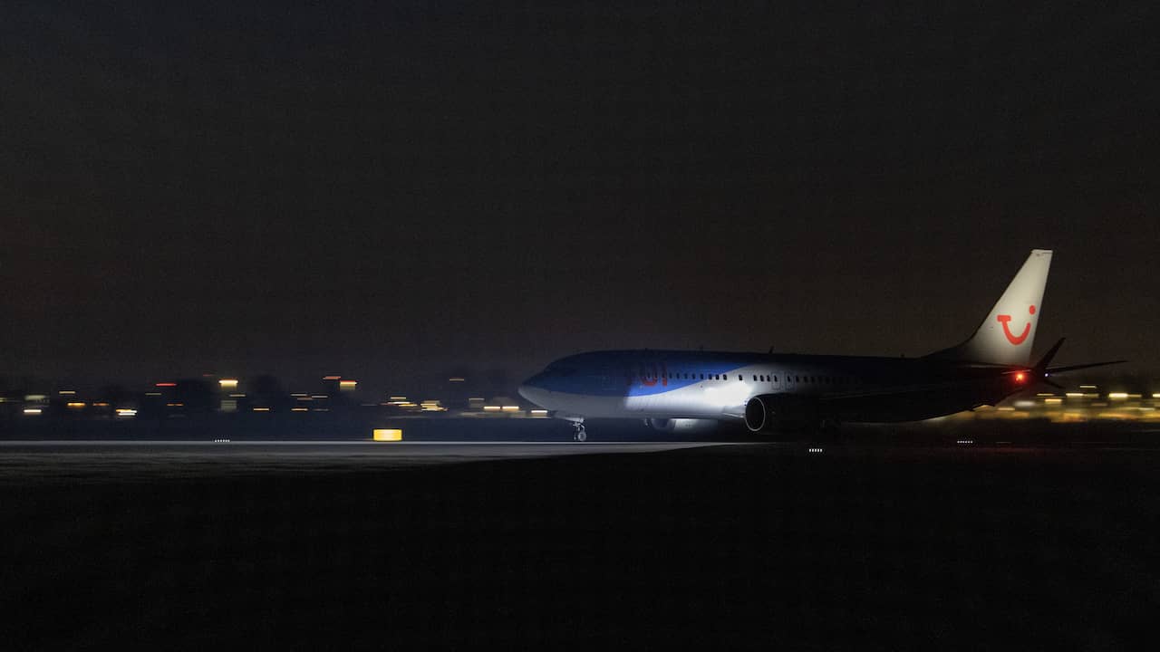 Live | Tweede vlucht met gestrande Nederlanders geland op Schiphol