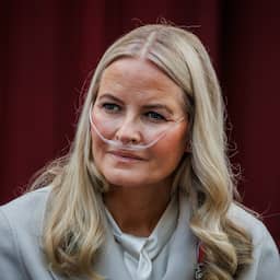 Noorse koningin Mette-Marit naar ziekenhuis na complicaties longtransplantatie