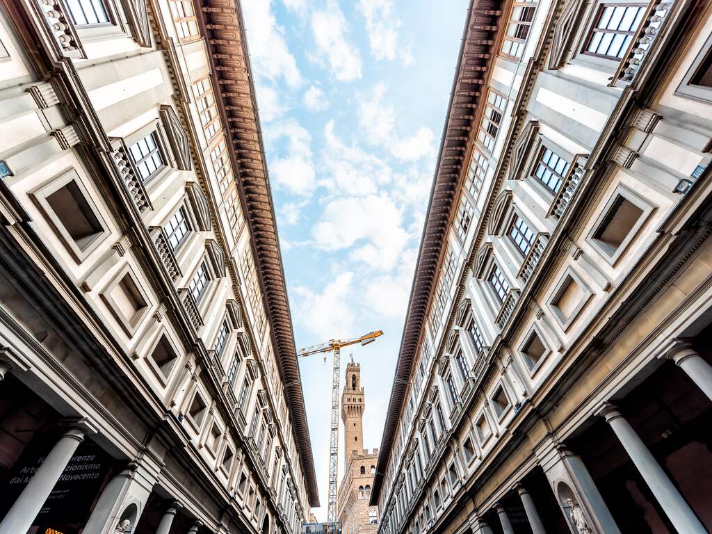 Florence wordt na twintig jaar verlost van bouwkraan die doorn in het oog was