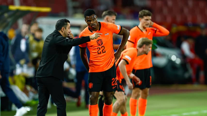 Oranjespelers horen opstelling pas vlak van tevoren: 'Een psychologisch trucje'
