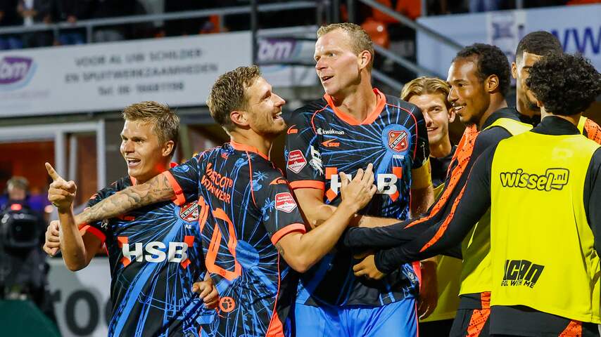 Veerman blinkt uit met vier goals en hakje in Volendam, MVV pakt clubrecord