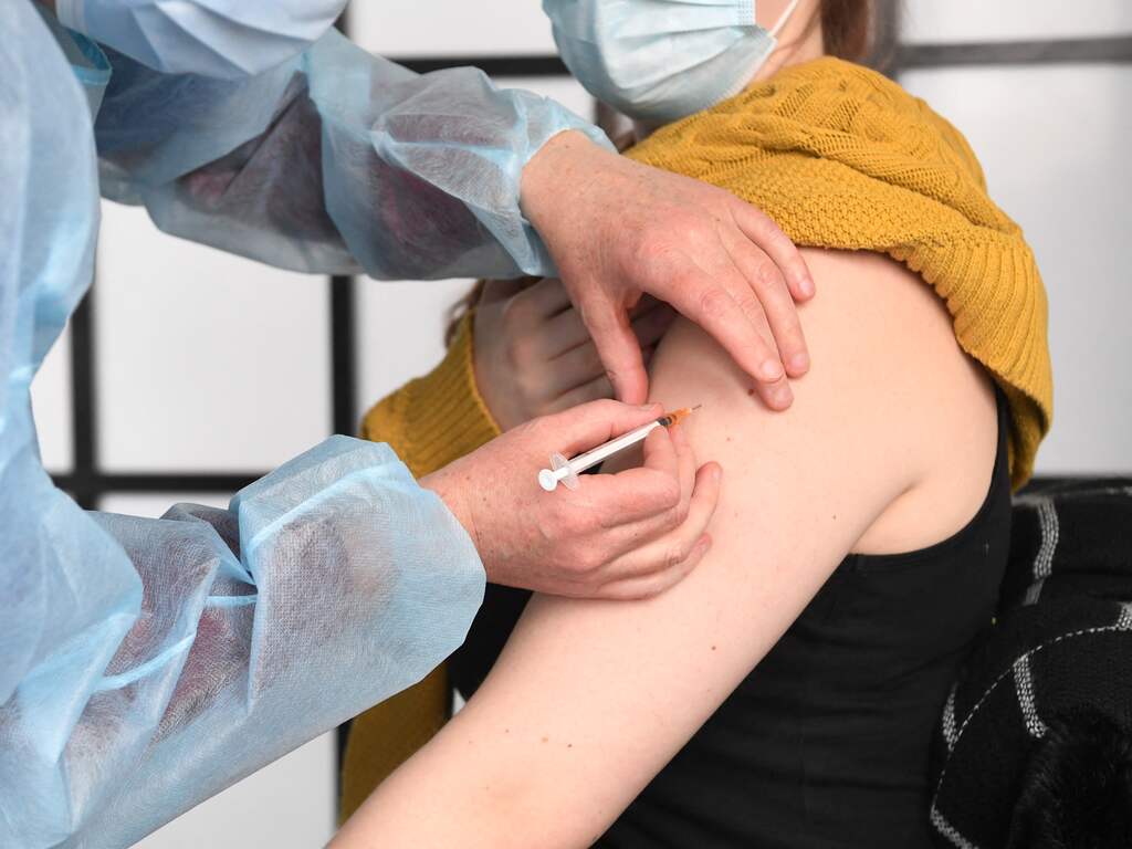 Effect vaccinatie steeds duidelijker: kwart minder coronapatiënten overleden