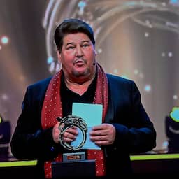 Martijn Krabbé krijgt Televizier-prijs: 'Mijn tv-afscheid heeft een gouden randje'