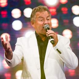 Jan Keizer maakt comeback met verassingsoptreden