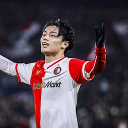 Van Persie vergat Ueda in speech ondanks vier goals: 'Hij scoort toch elke week'