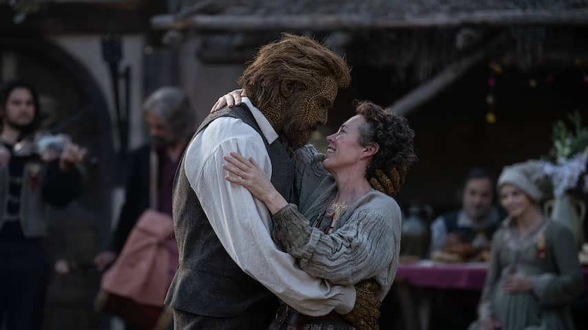 Olivia Colman vond seksscènes Wicker prettiger door rieten masker tegenspeler