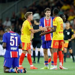 Paris Saint-Germain grijpt naast Franse supercup door verlies tegen tiental Lens