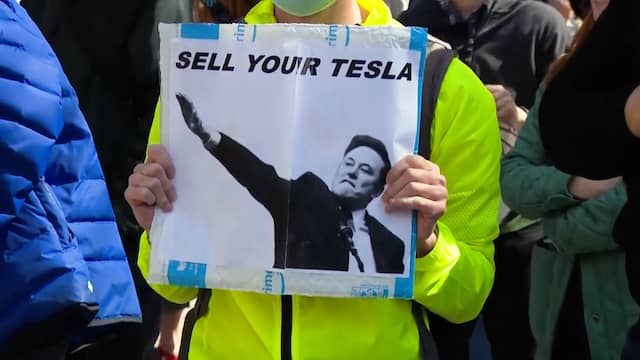 Honderden Amerikanen demonstreren tegen Musk bij Tesla-dealers