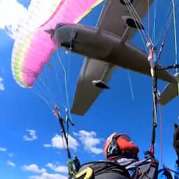 Video | Vliegtuigje vliegt dwars door parachute van Oostenrijkse paraglider