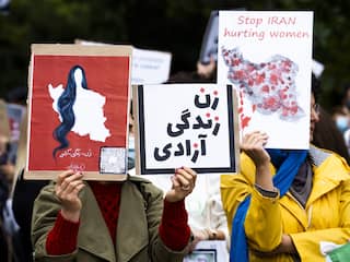 Iraanse Nederlanders voeren druk op bij kabinet: 'Er is meer actie nodig'