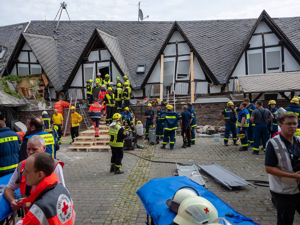 Gewonde vader Urks gezin moet vanuit Duitsland per helikopter naar Nederland