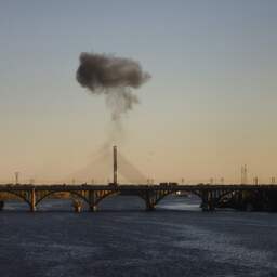 Burgemeester Kyiv slaat alarm over 'dramatische situatie' na nieuwe aanval op brug