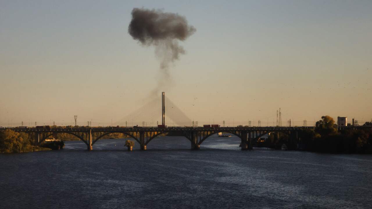 Foto bij Burgemeester Kyiv slaat alarm over 'dramatische situatie' na nieuwe aanval op brug