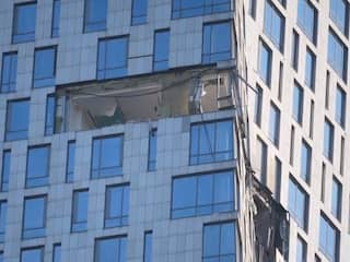 Drone laat gapend gat achter in luxe woontoren in Moskou