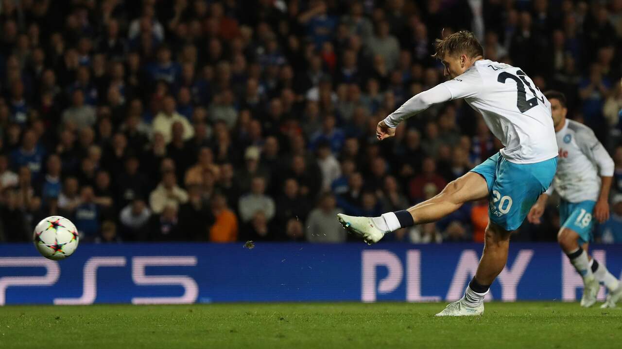 Zielinski mist twee keer achter elkaar strafschop tegen Rangers | NU.nl