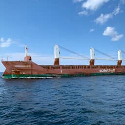 Gewonden op aangevallen Nederlands schip, grote schade door explosie
